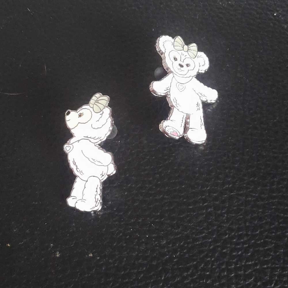 Disney pins